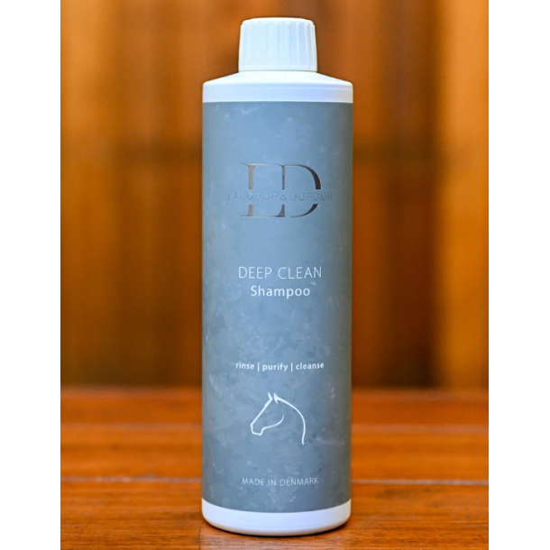 Laudrup & Dufour Deep Clean Shampoo i bl� flaske til grundig reng�ring af hestens pels