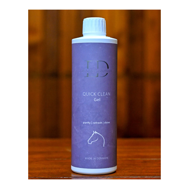 Laudrup & Dufour Quick Clean Gel i lilla flaske til hurtig reng�ring og pleje af hestens pels