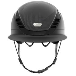 Sort Pikeur ABUS AirLuxe Pure Carbon Style ridehjelm med stor skygge og hagerem set forfra