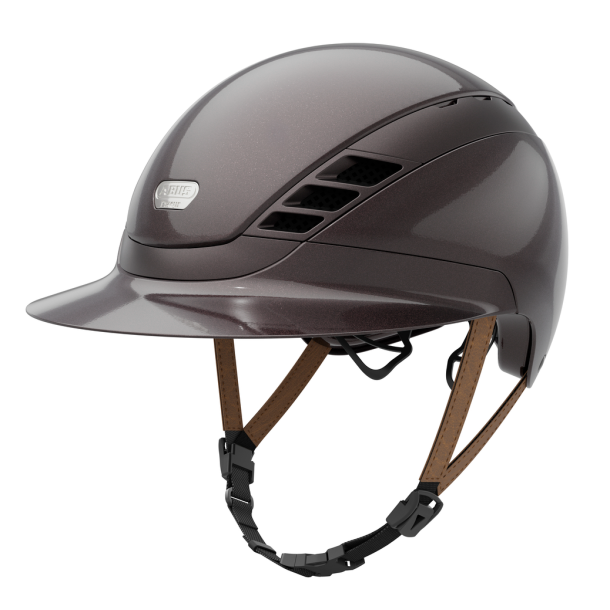 Brun Pikeur ABUS AirLuxe Pure Limited Edition Glossy ridehjelm med stor skygge og hagerem set skr�t fra siden