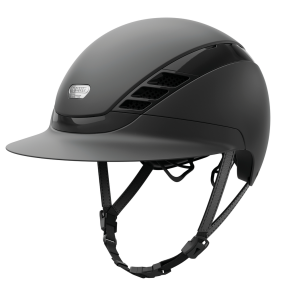 Sort Pikeur ABUS AirLuxe Pure mat ridehjelm med stor skygge og hagerem set skr�t fra siden