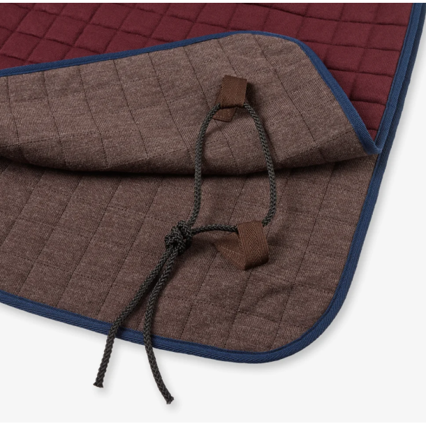 N�rbillede af bordeaux Thermatex l�nded�kken med strop og f�ste bagtil