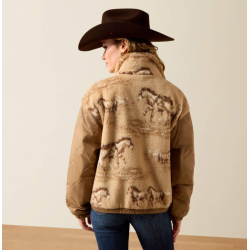 Kvinde if�rt beige Ariat Sherpa Blocked jakke med hestemotiv set bagfra