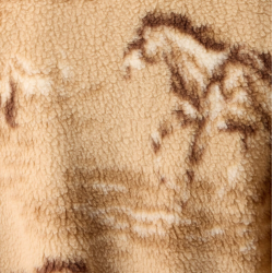 Detalje af fleece og hestemotiv p� Ariat Sherpa Blocked jakke