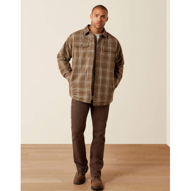 Brun Canteen flannelskjorte set forfra p� model