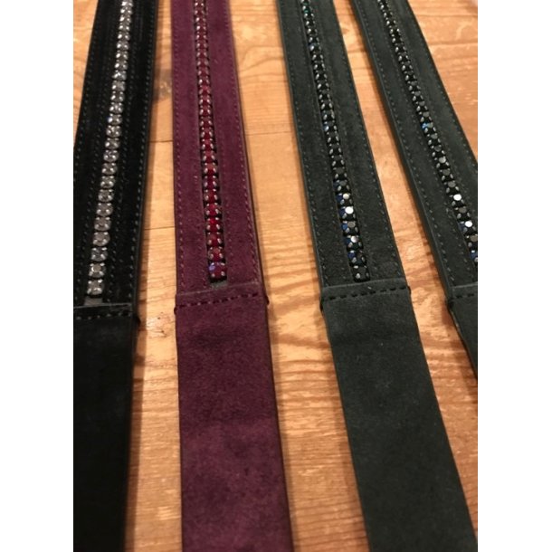 Anna Scarpati Kaspy l�derb�lte med sten