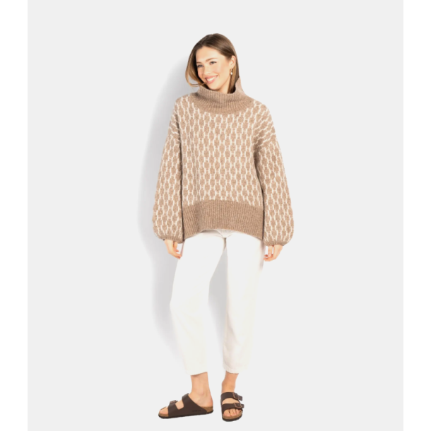 H�st FAM New Pattern short sweater