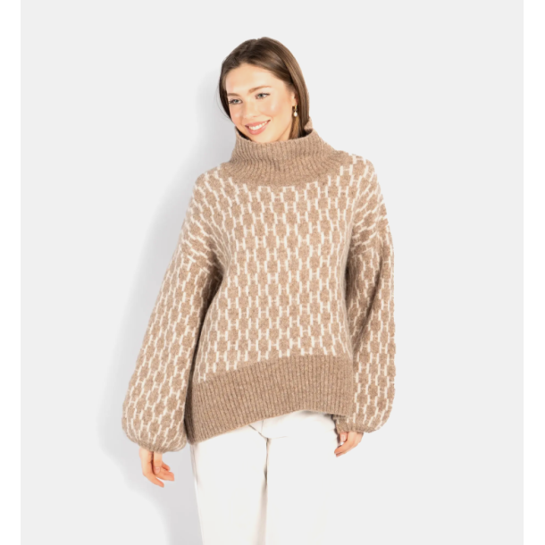 H�st FAM New Pattern short sweater