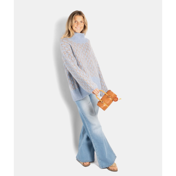 H�st FAM New Pattern short sweater