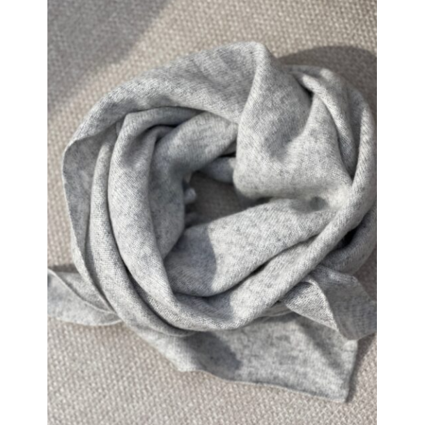 Rosas Small cashmere trekantst�rkl�de (R-22)