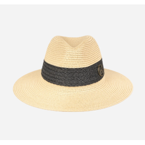 H�st Allesandra str�hat