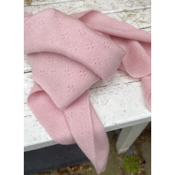 Rosas Cashmere trekantst�rkl�de med hulm�nster (R-25)