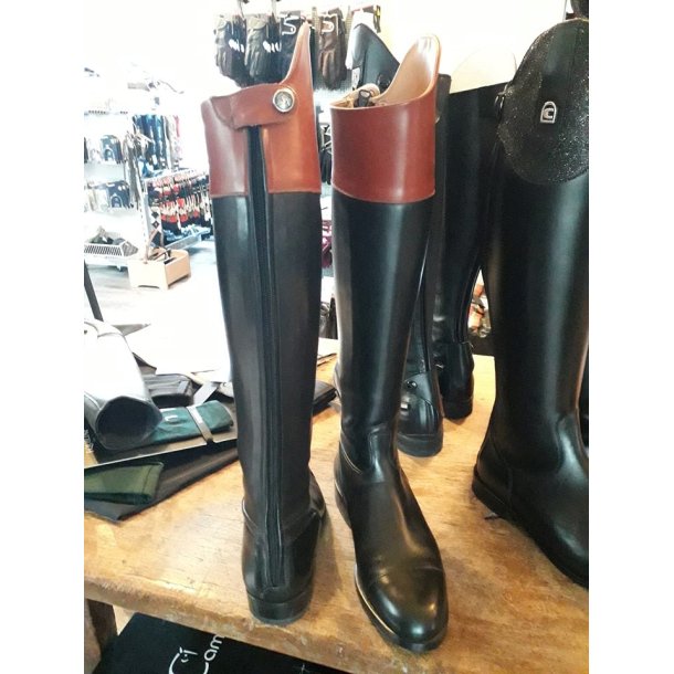 Sarm Hippique Dressurst�vle (1600)