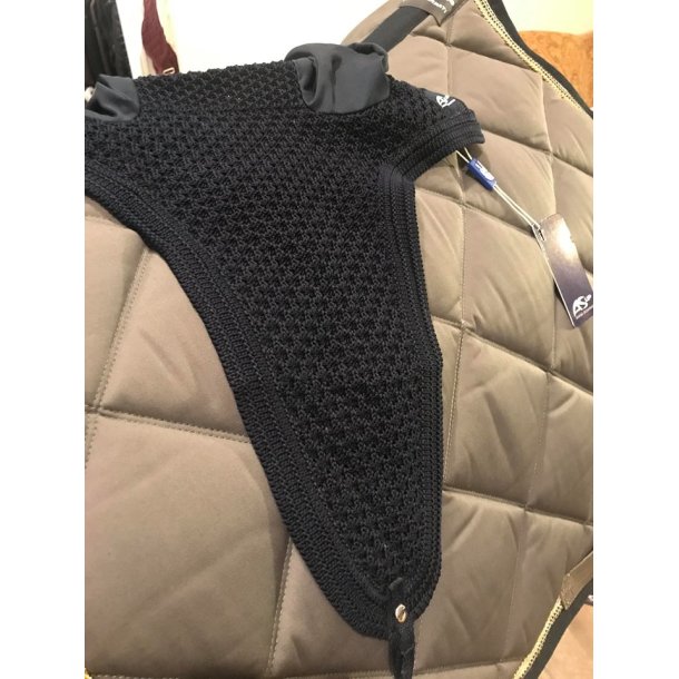 Anna Scarpati Zaira Hood